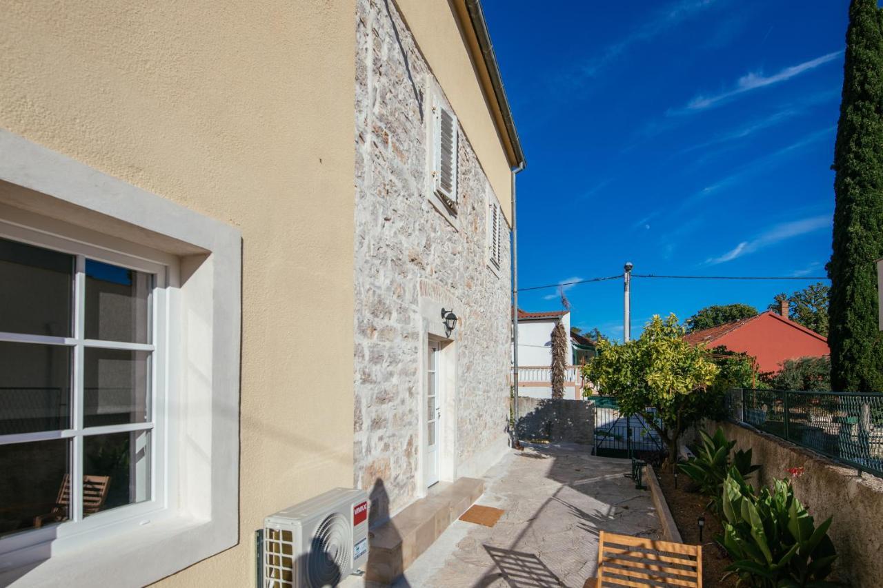 Barbarossa Apartment Sveti Filip i Jakov Bagian luar foto