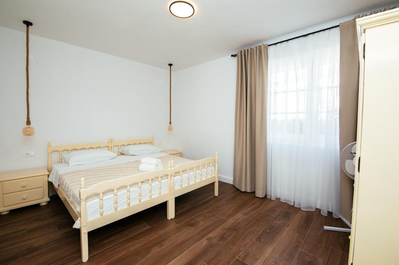 Barbarossa Apartment Sveti Filip i Jakov Bagian luar foto